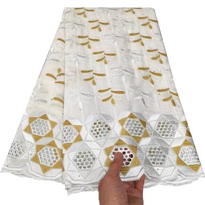 China Sustainable White Cotton Chenlee Lace Fabric Swiss Voile Lace Fabric For Women for sale