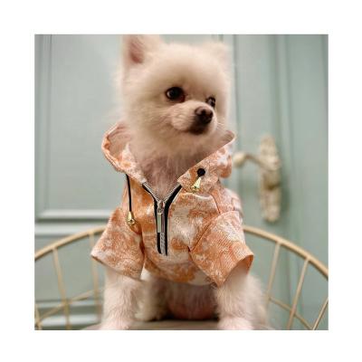 China Factory Hot Selling Viable Hot Brand Winter Classic Classic Printing Dog Clothes Hoodie Luxury Dog Coat for sale