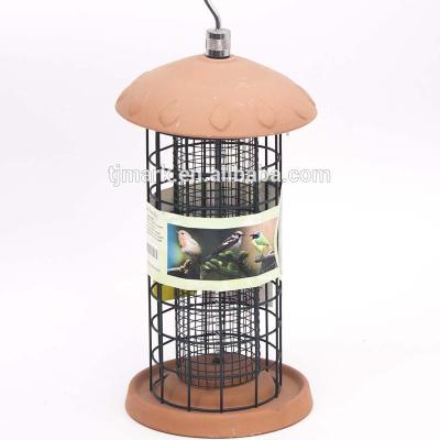 China Sustainable Terracotta Squirrel Bird Hanging Feeder for sale