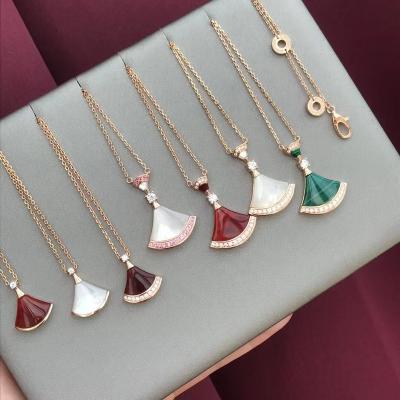 China Propeller Shaped Women's Pendant Necklace Women's White Pearl Agate S925 Silver Plated Rose Gold Necklace Factory Original Standard Wh for sale