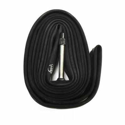 中国 700X25C Butyl Bicycle Rubber Inner Tube With AV Valve 16X1.95 Puncture Proof 販売のため