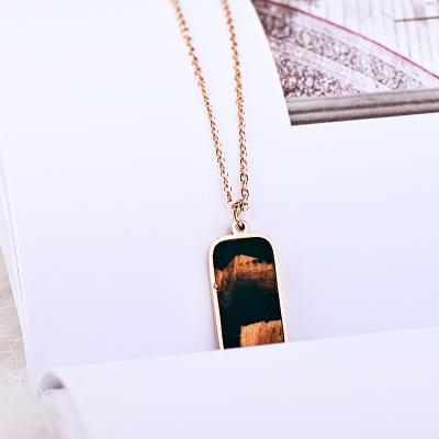 China Ladies Clavicle Chain Necklace Design Fashion Necklaces New Most Popular Products Pendant Necklace For Women Stick Resin Necklace Jewelry for sale