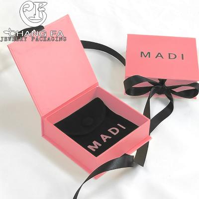 China Luxury Packaging Magnetic Jewelery Closing Bracelet Small Gift Magnetic Jewelery Paper Jewelery Box Magnetic Jewelery Box For Jewelery for sale