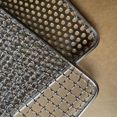 China Custom Large Size Stainless Steel Wire Mesh Foil Stocked Baking Tray for Drying Food Fruit Vegetables and Meat Cooking Freezing for sale