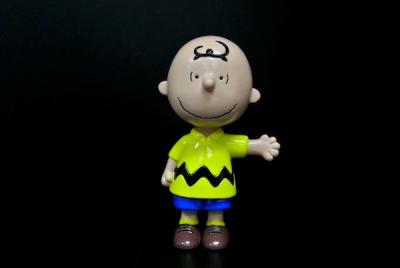 China Various Size Charlie Brown Toy Figures , Small Toy Figures Yellow / Blue Color for sale