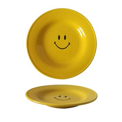 China Low Price Selling Smiley Face Ceramic Plate Breakfast Snack Plate Viable Yellow Pasta Western Dinner Dish for sale