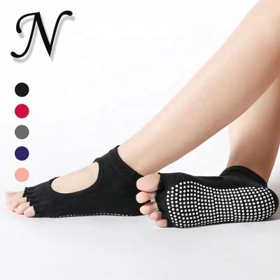 China Custom Logo Low Moq Combed Cotton Breathable Non Slip Socks For Women Anti Slip Socks For Pilates for sale