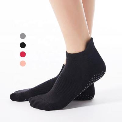 China Wholesale Breathable Logo Low MOQ Custom Cotton Non-slip Grip Socks Women Yoga Socks For Pilates for sale