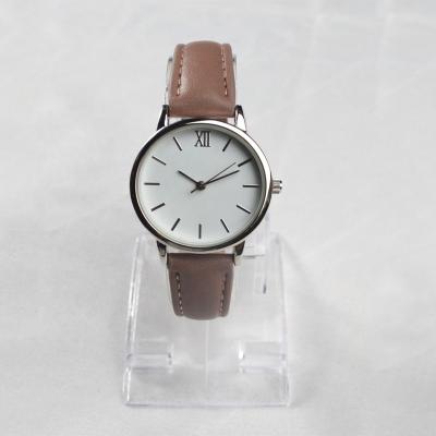 China Modern Special Moment Branded Plain Style Luxury Woman Chain Watch for sale