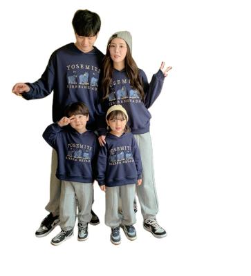 China 2022 QUICK-DRY new Parent-child gear for a family of three or four hoodies fashion embroidery printing whole family gear for sale