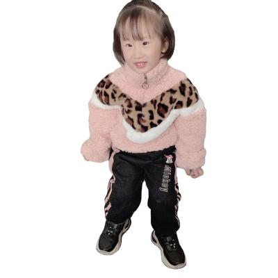 China Anti-wrinkle Adult Kids Plus Fleece Sweater Winter Fashion Leopard Print Three-color Quilting Short Coat Top for sale