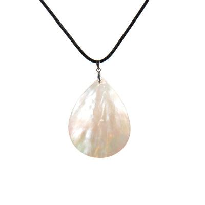 China Natural White Handmade Popular Pearlescent Charm Fashion Jewelry Drip Drip Type Necklace Boutique Shell Pendant Drip Type for sale