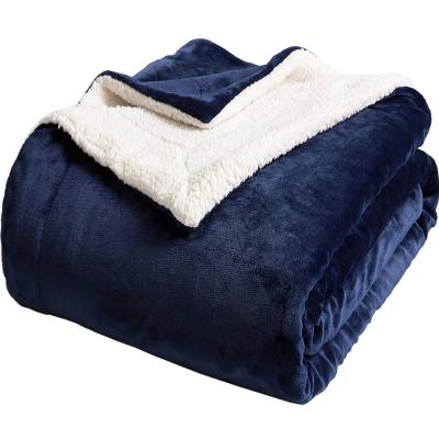 China PORTABLE High Quality Wholesale Queen Size Flannel Fleece Blanket Super Soft Comfortable Plush Throw Blanket Customized Color for sale