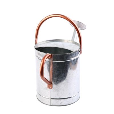 China Outdoor Watering Plants Metal Garden Watering Box Watering Can With Cooper Handle for sale