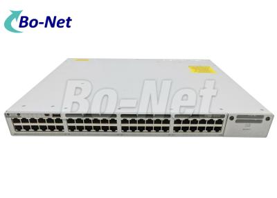 Chine Le commutateur de réseau de commutateur de gigabit de Cisco 9300 48 le commutateur C9300-48P-E du port PoE+ incluent des bases de réseau de C9300-DNA-E-48-3Y à vendre