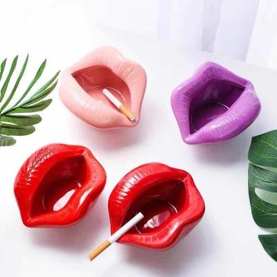 China Eco-friendly creative built-in ashtray living room home office fashion trend lips big ashtray for sale