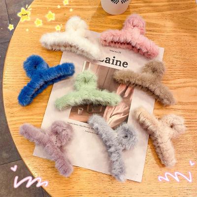 China Autumn Winter Fashion Girl's Simple Soft Shark Clip Hair Hair Accessories Big Plush Korean Claw Clip Hair Accessories for sale