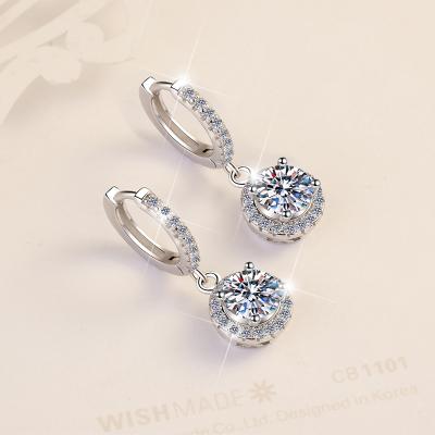 China CLASSIC Women classic unique design best selling VVS Round 925 silver earrings Moissanite jewelry for sale