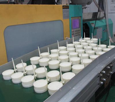 China Servicios de moldeo por inyección de moldes de múltiples cavidades con 500.000 inyecciones Vida útil del molde en venta