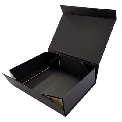 China Elegant Large Fancy Box Supplier Recyclable Kraft Paper Foldable Gift Boxes for sale