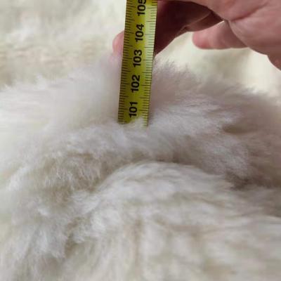 China Luxury Wholesale Faux Fur Mattress Topper 100% Merino Wool Fabric for sale