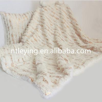 China 100% Polyester Anti-pilling Sherpa Faux Fur Throw Blanket Sofa Home Coat Fleece Blanket Gold Quilt LYB025 for sale