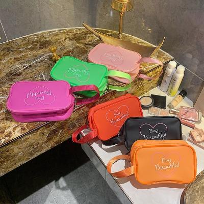 China Fashion Luxury Make Up Large Capacity Leather Women Cosmetic Bag Travel Bag Vegan Toiletry Bag Cosmetic Bags for sale