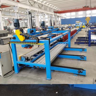 Chine Machines de formage de rouleaux métalliques en tôle de faisceau W Équipement pour barrière de collision des garde-corps routiers à vendre