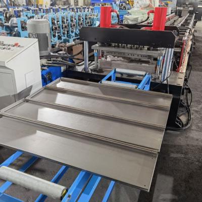 China Rohrstahl-Rohrplatten-Rolling-Forming-Maschine mit PLC-Steuerung zu verkaufen