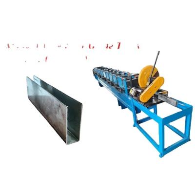 China Chain Driven Shutter Rail Strut Machine For Stud Roll Forming Side U Guia à venda