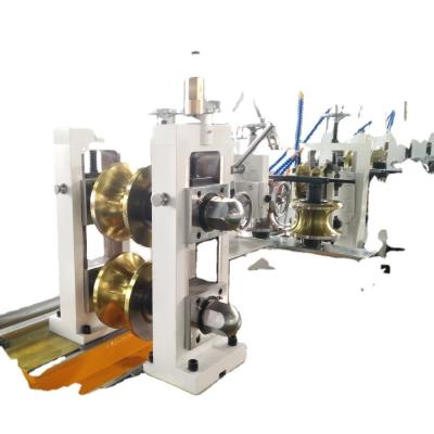 Chine Machine de tuyauterie pour tuyauterie ronde de diamètre 114 mm-200 mm en ligne de production de tuyaux en acier carré à vendre