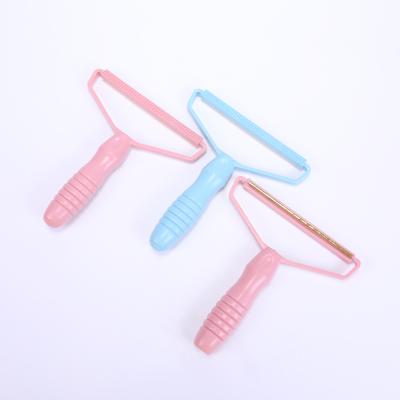 China Hot Sale Plastic Clothing Razor Convenient Sustainable Implement Cheap Fiber Remover for sale