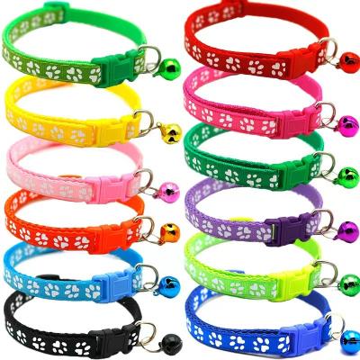 中国 Factory Wholesale Cat Collar Pet Bell Collar Multi Color Cat Accessory Safety Buckle Collar For Cat And Puppy 販売のため