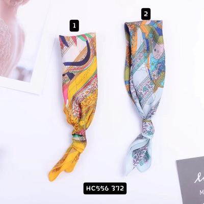 China Matching clothes spring new women's literature small retro art Korean printed decorative central institute of statistics square head scarf for sale