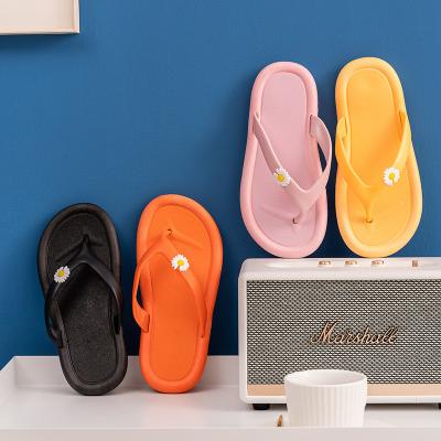 China 2021 New Summer Style Beach Fashion Trend Flip Flops Women Non-Slip Soft Bottom PVC Slippers Women's Slippers for sale