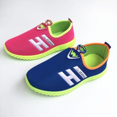 China 2021 Trend Fashion Autumn Canvas Shoes Boys Mesh Sneakers Lightweight One-Piece Big Children's Shoes for sale