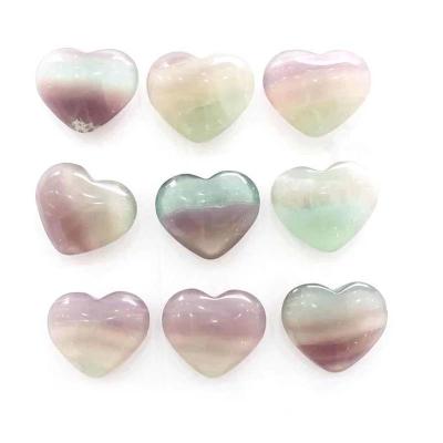 China Raw Quartz Heart Shaped Tiger Eye Stone Reiki Healing Natural Labradorite Wholesale From Europe Heart Shaped for sale