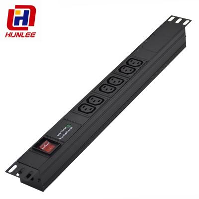 China Data center PDU 19 zoll schweiz 6 way 13a expansion surge protector PDU rack power distribution unit en venta