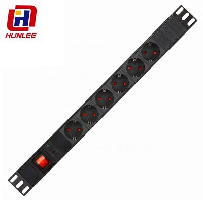 China 10A overload protection & Surge Pad 150J Eu Rack PDU 19 Inch Horizontal Aluminum PDU Data Center en venta