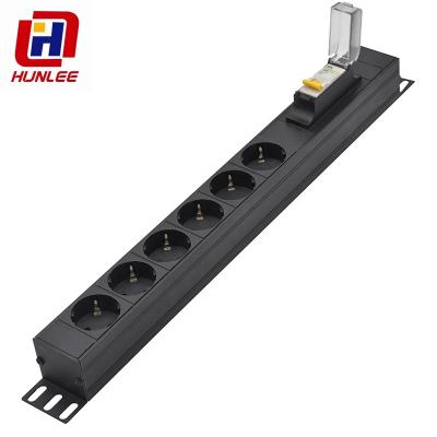 China EU 1U 6outlet Rack Mount PDU Single Industrial Outlet With Single 16A Circuit Breaker en venta