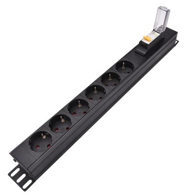 China Aluminum Alloy 6 Way 13a PDU 19 Inch Rack Germany Standard PCB PDU Controller High Quality en venta