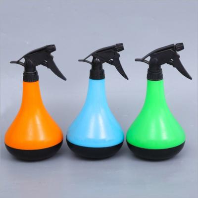 China Personal Gardening Type 700ml Pressure Sprayer Pressure Watering Box Small Household Watering Can Supplies Drop Water Gardening for sale