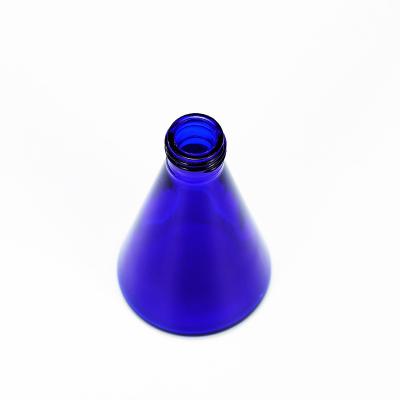 China Custom Design 100ml Luxury Color Plating Aromatherapy Diffuser Perfume Bottle Empty Tubular Glass Bottle for sale