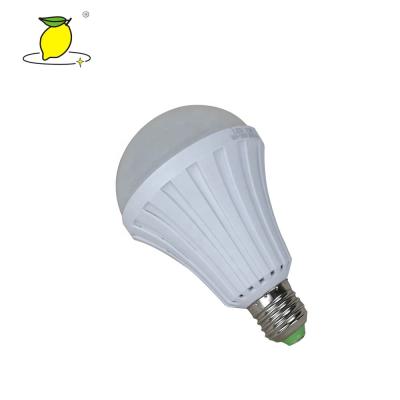 China Desktop Super Power LED Emergency Light Bulb 5w Rechargeable Led Bulb Indoor Light Bulb for sale