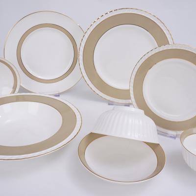 China Sustainable Factory Good Porcelain Tableware De Luxe , Gold Charger Plates Gold Utensils Custom Bone China Dishes for sale