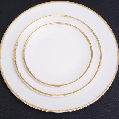 China Sustainable Wholesale Custom Ceramic Dinnerware Set With Gold Line , Used Ceramic Restaurant Dinnerware Set for sale