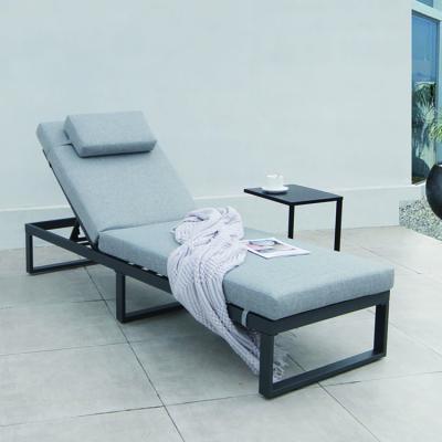 China Modern Outdoor Garden Set Sun Daybed With Cushions In Aluminum Frame Adjustable Backrest for sale