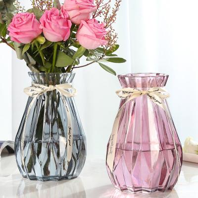 China New Fashionable Wholesale Outdoor Luxurious Mixed Color Flower Garden Decoration Glass Vase For Wedding for sale