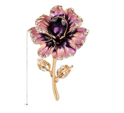 China Crystal Flor Metal Hijab Flower Brooches Brooch Muslim Multicolored Luxury Large Vintage Collar Elegant Suit Women Brooches for sale