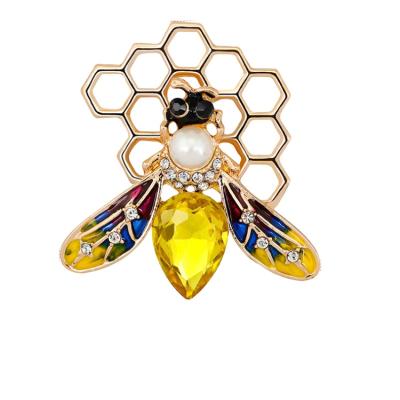 China Crystal Mariposa Hijab Bee Brooches Muslim Brooch Large Vintage Metal Collar Multicolor Elegant Luxury Women Costume for sale